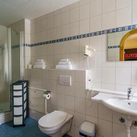 酒店 Seeblick Smart Roessli