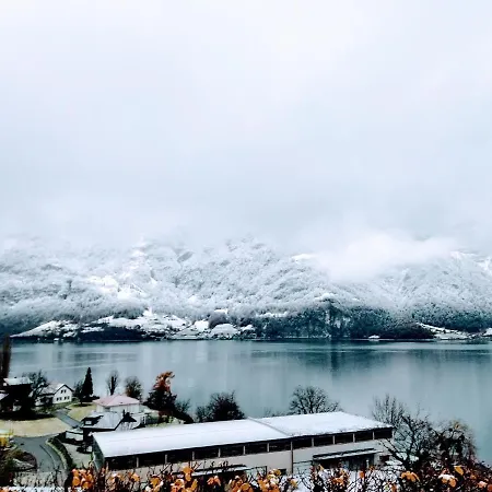 Seeblick Smart Roessli Hotel *