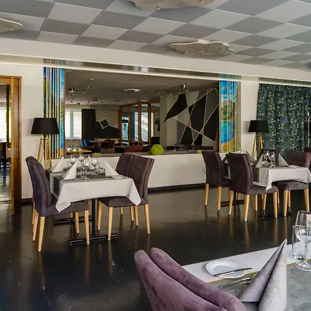 Seeblick Smart Roessli Hotel