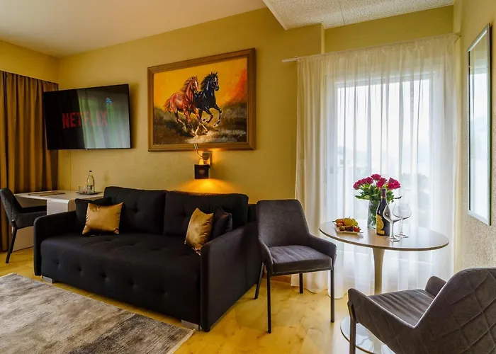 Seeblick Smart Roessli Hotel *