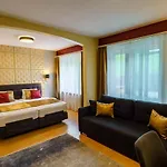 فندق Seeblick Smart Roessli *