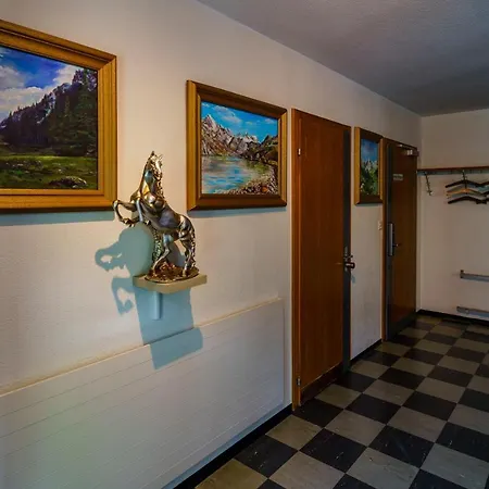 Seeblick Smart Roessli Hotel