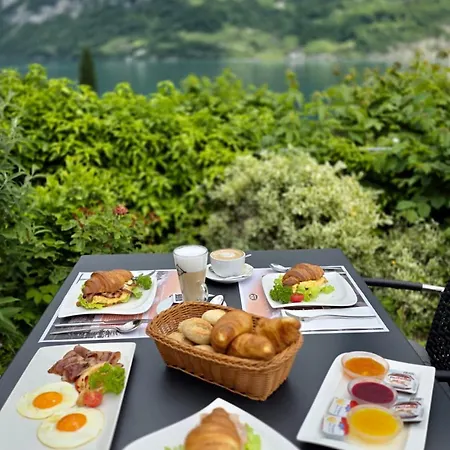 Hotel Seeblick Smart Roessli